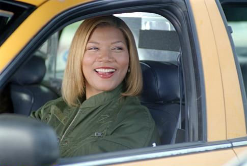 Still of Queen Latifah and John Bramley in Taxi (2004)