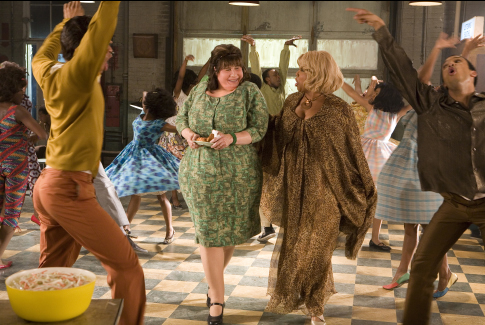 Still of John Travolta and Queen Latifah in Hairspray (2007)