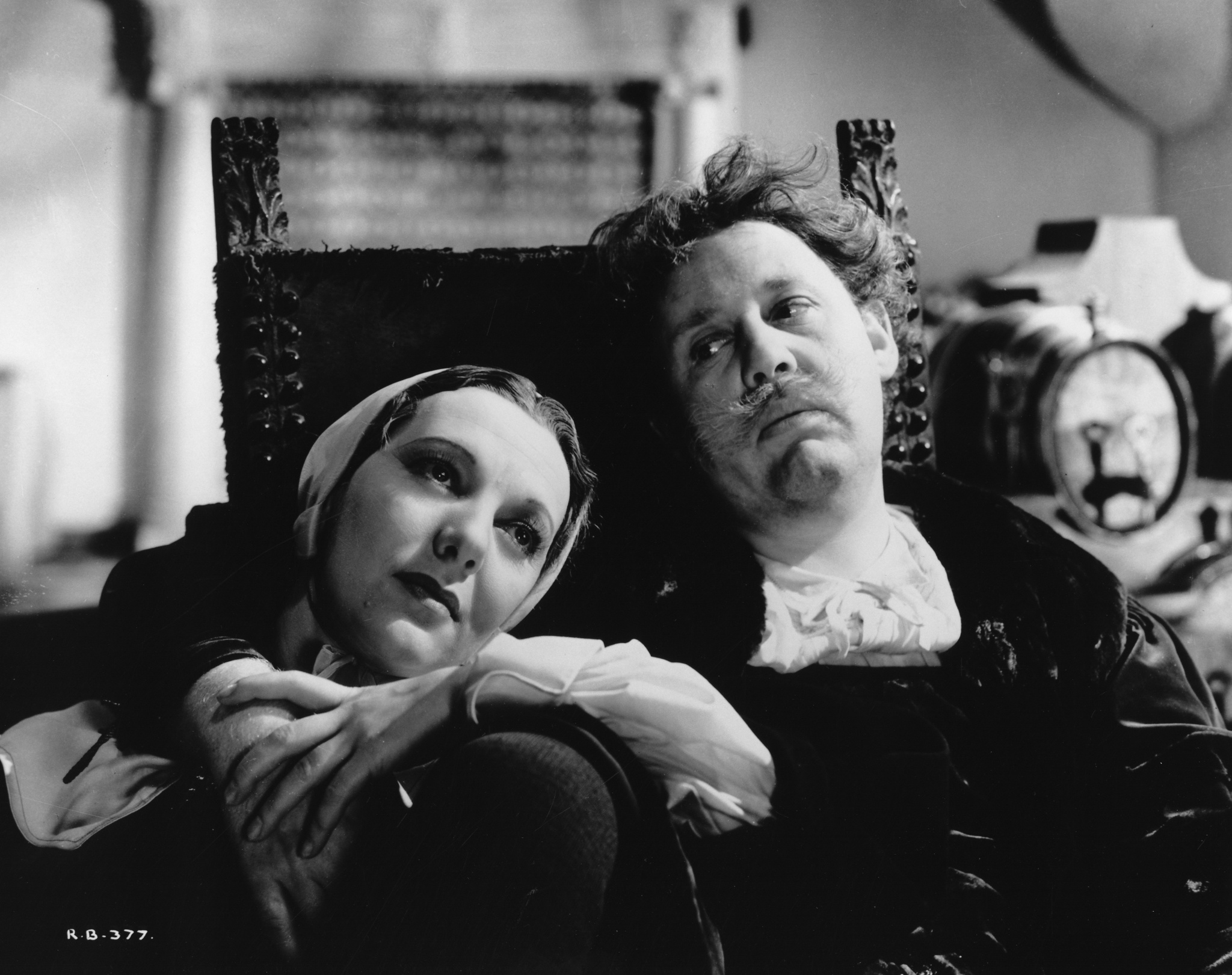 Still of Charles Laughton and Elsa Lanchester in Rembrandt (1936)