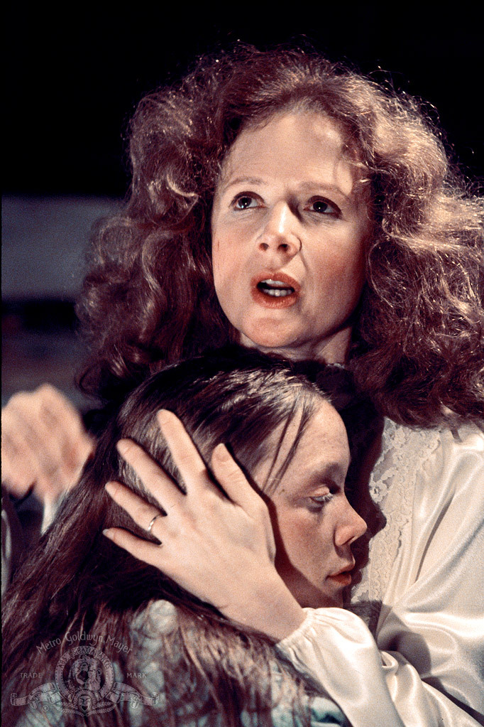 Still of Piper Laurie in Carrie (1976)