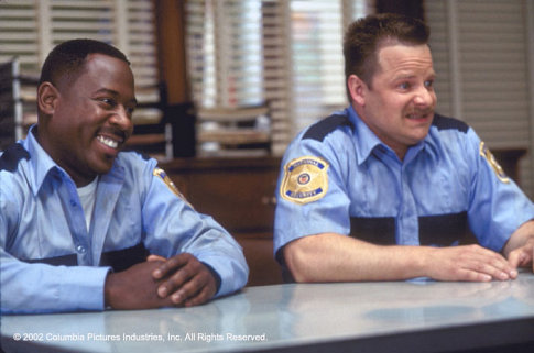 Still of Martin Lawrence and Steve Zahn in National Security (2003)