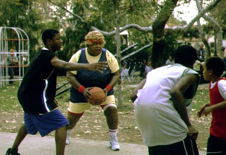 Martin Lawrence prove's Big Momma can shoot some hoops