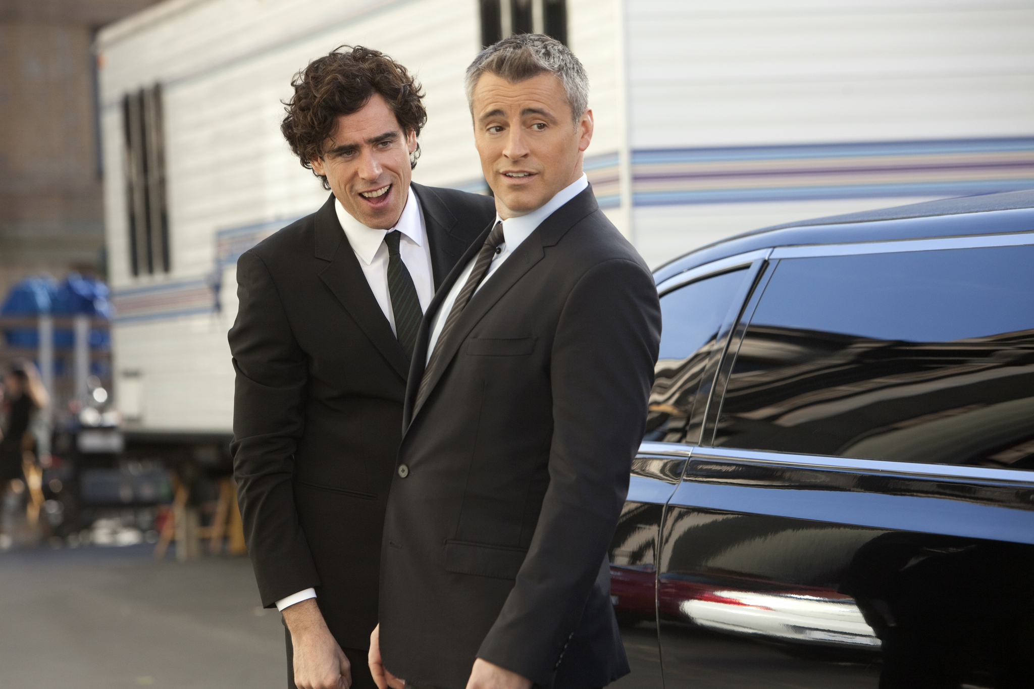 Still of Matt LeBlanc and Stephen Mangan in Episodes (2011)