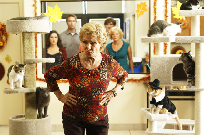 Still of Martha Plimpton, Cloris Leachman, Garret Dillahunt, Shannon Woodward and Lucas Neff in Mazyle Houp (2010)