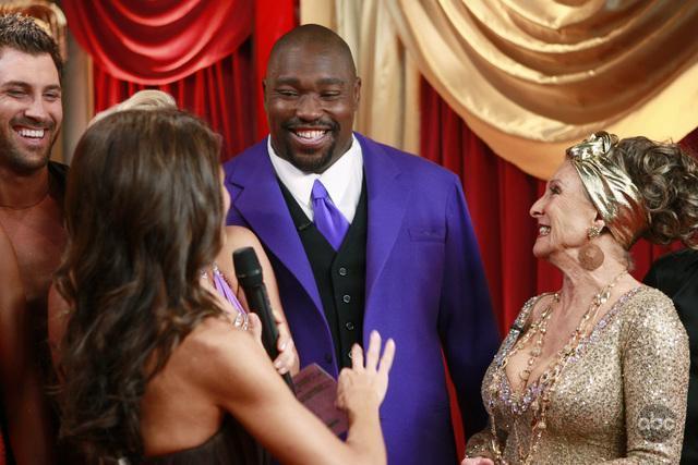 Still of Cloris Leachman and Warren Sapp in Dancing with the Stars (2005)