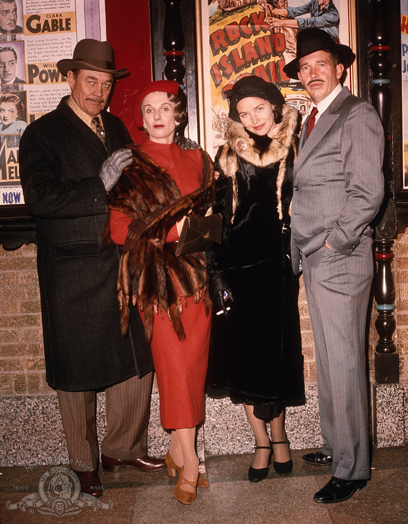 Still of Cloris Leachman, Ben Johnson, Warren Oates and Michelle Phillips in Dillinger (1973)