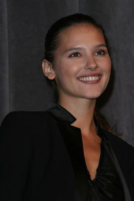 Virginie Ledoyen at event of Bon voyage (2003)