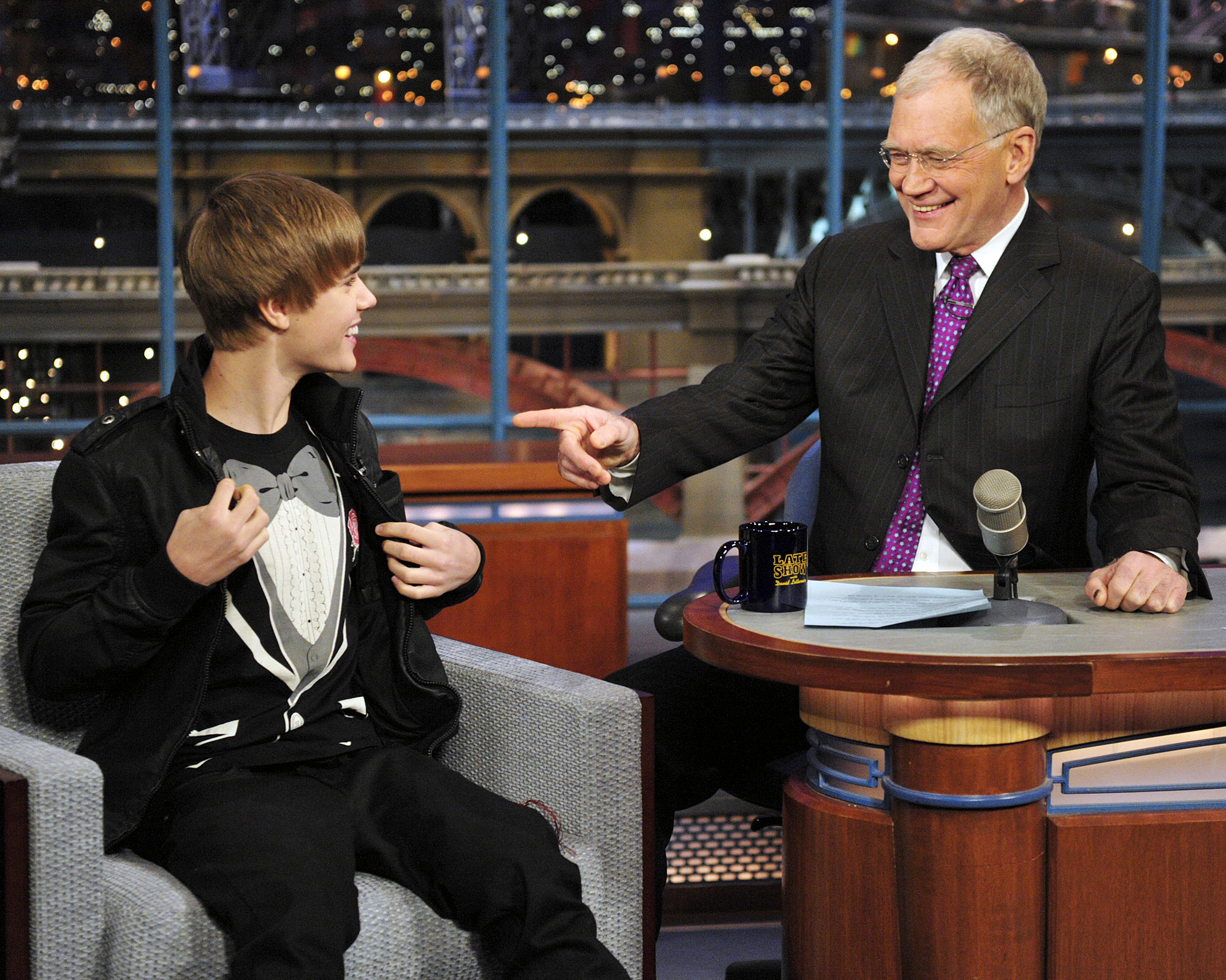 Still of David Letterman and Justin Bieber in Late Show with David Letterman (1993)