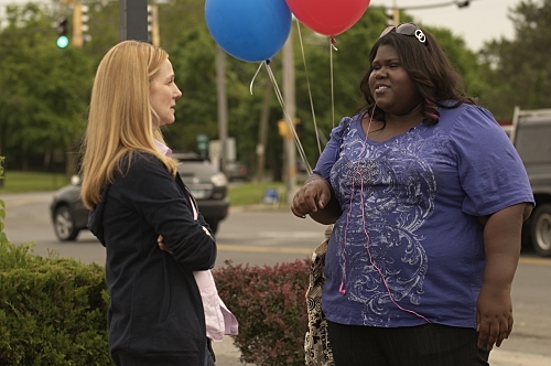 Still of Laura Linney and Gabourey Sidibe in The Big C (2010)