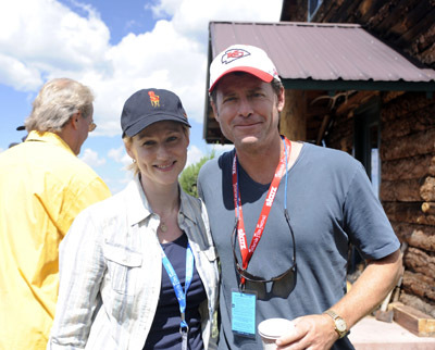 Greg Kinnear and Laura Linney