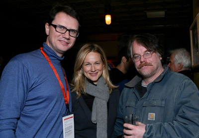 Philip Seymour Hoffman and Laura Linney at event of The Savages (2007)