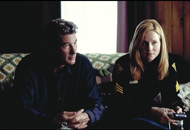 Still of Richard Gere and Laura Linney in The Mothman Prophecies (2002)
