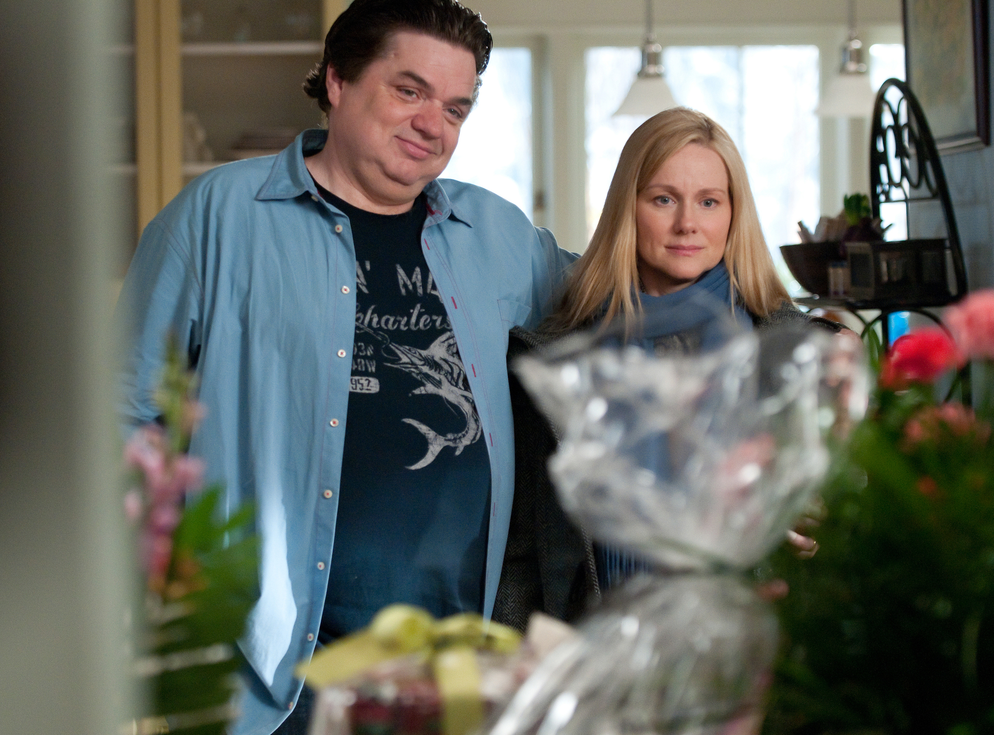 Still of Laura Linney and Oliver Platt in The Big C (2010)