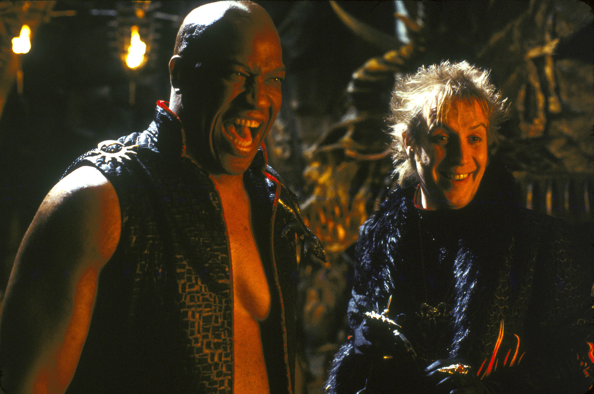 Still of Tommy 'Tiny' Lister and Rhys Ifans in Little Nicky (2000)