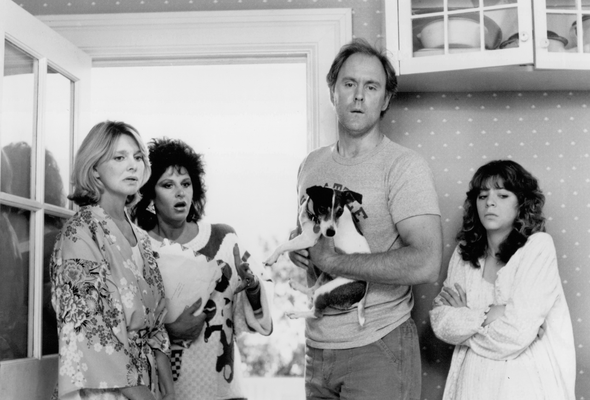 Still of John Lithgow, Melinda Dillon, Lainie Kazan and Margaret Langrick in Harry and the Hendersons (1987)