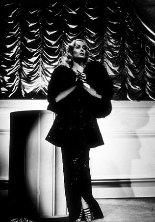Carole Lombard, 1937.
