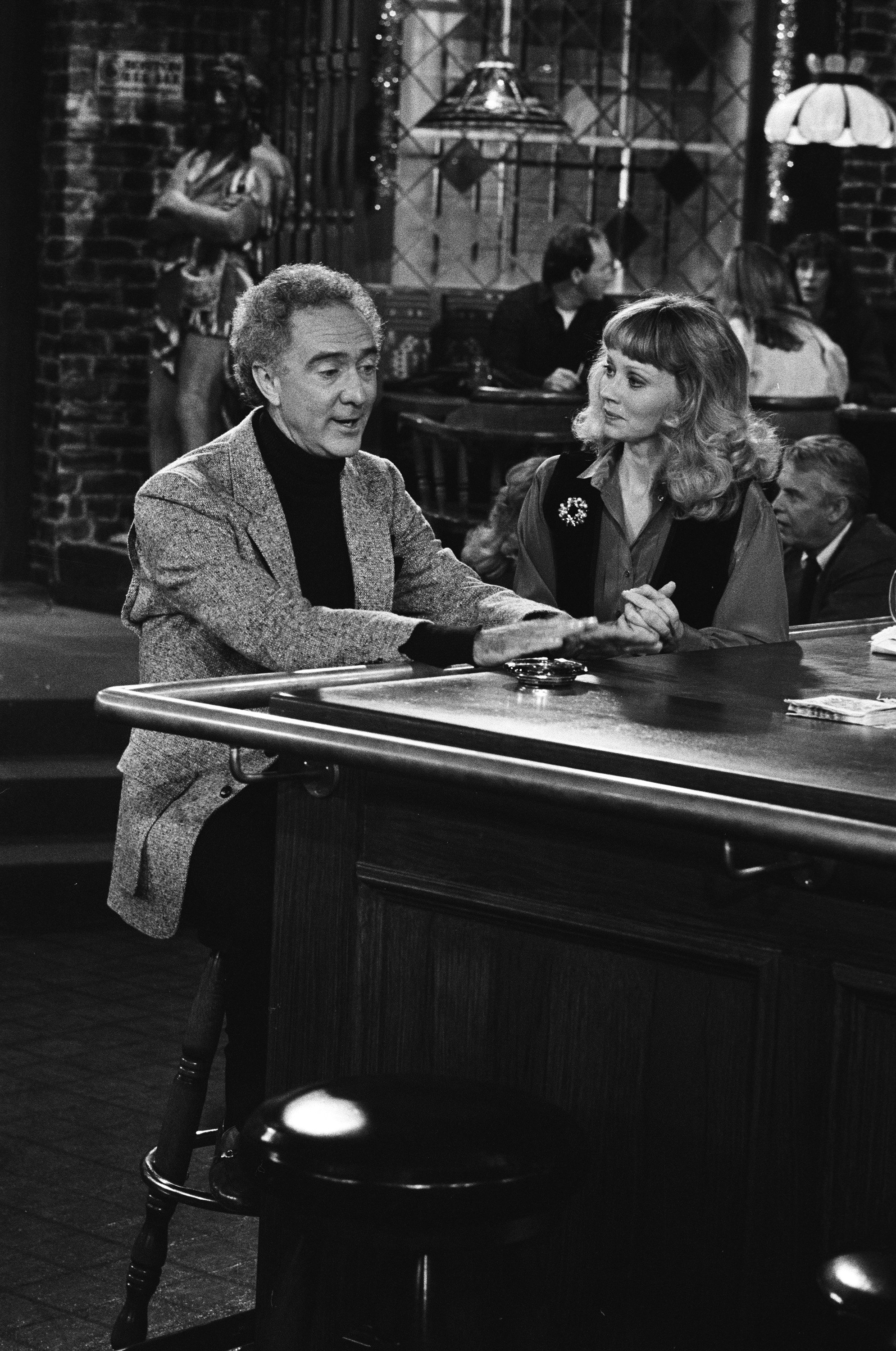 Still of Shelley Long and Ellis Rabb in Cheers (1982)