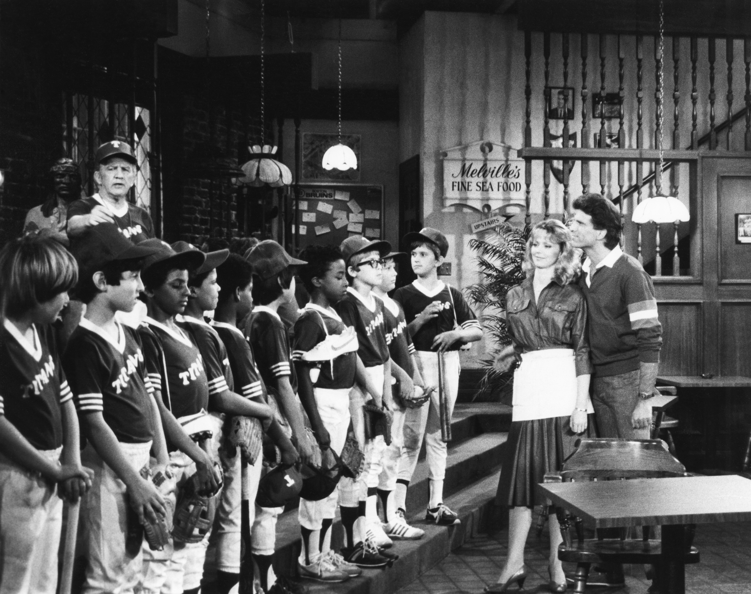 Still of Ted Danson, Shelley Long and Nicholas Colasanto in Cheers (1982)