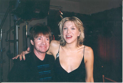 Still of Courtney Love and Rodney Bingenheimer in Mayor of the Sunset Strip (2003)