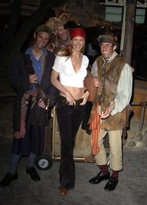 Kelly Lynch at event of Karibu piratai: Juodojo perlo prakeiksmas (2003)
