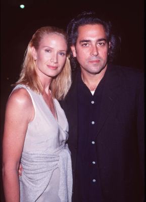 Kelly Lynch and Mitch Glazer at event of Gataka (1997)