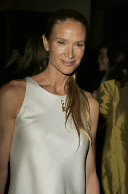 Kelly Lynch at event of Rumor Has It... (2005)