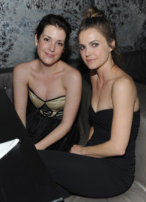 Melanie Lynskey and Keri Russell at event of Leaves of Grass (2009)