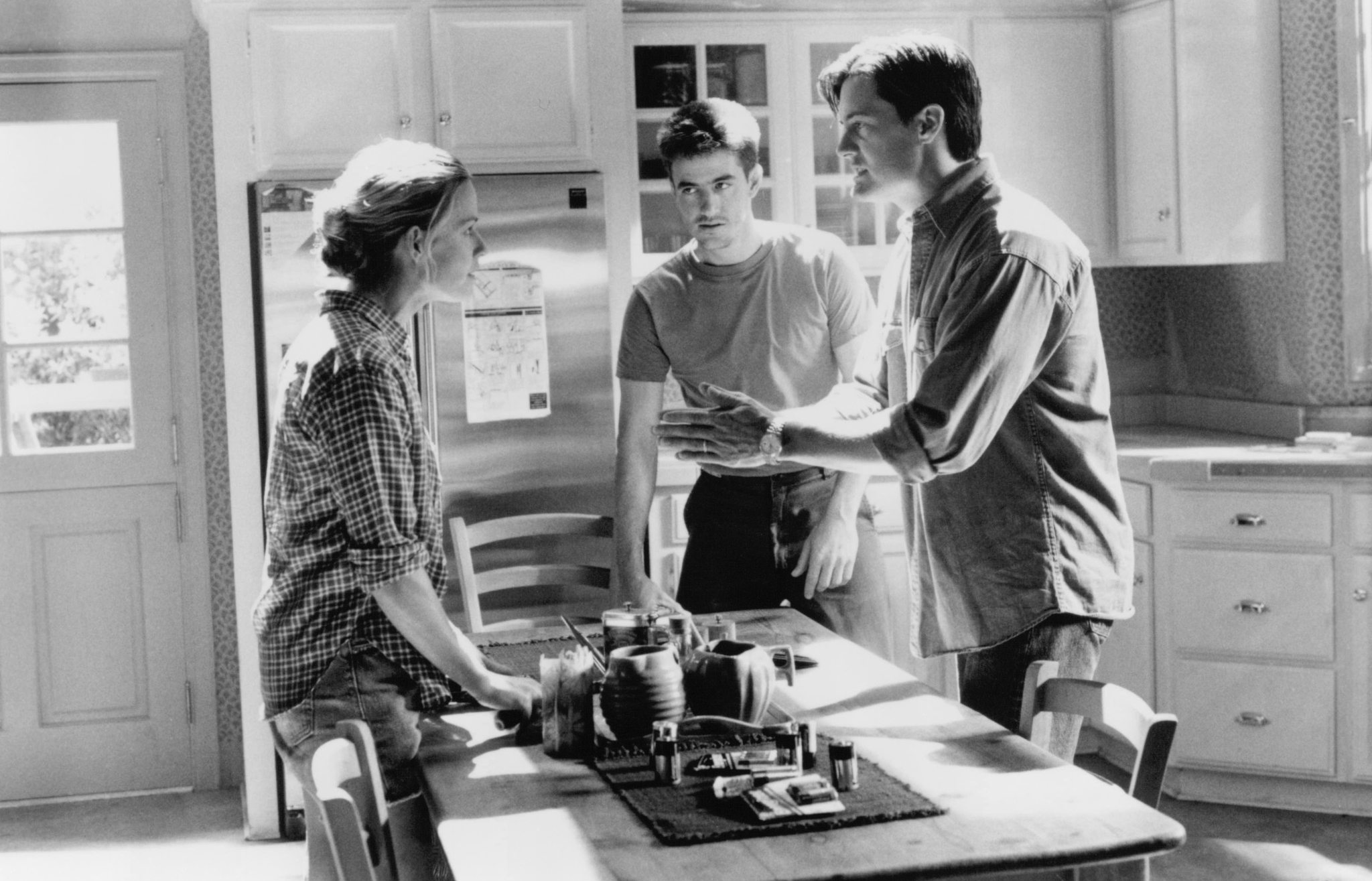 Still of Elisabeth Shue, Dermot Mulroney and Kyle MacLachlan in The Trigger Effect (1996)