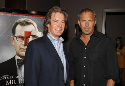 Kevin Costner and Kyle MacLachlan at event of Mr. Brooks (2007)