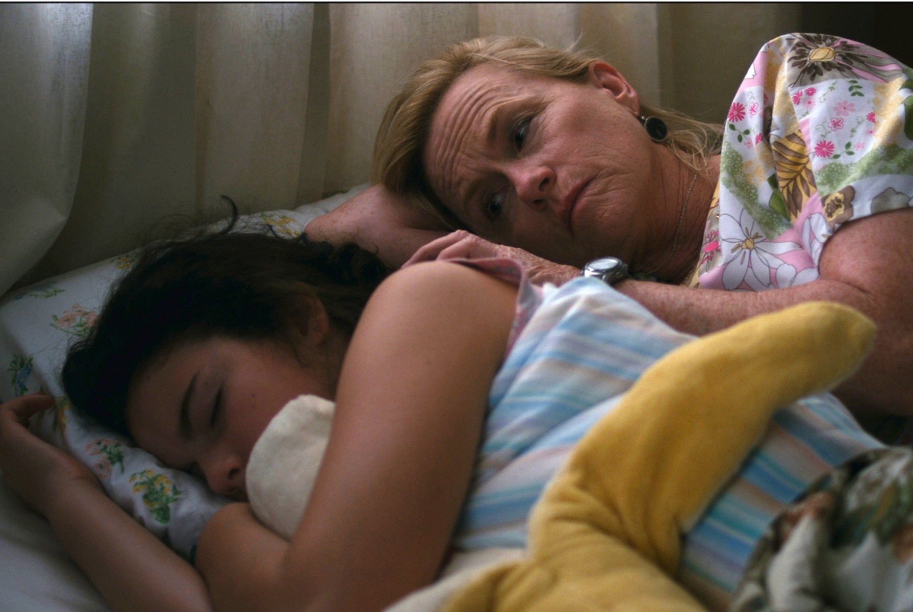 Still of Amy Madigan and Perla Haney-Jardine in Future Weather (2012)