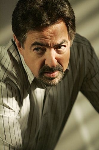 Still of Joe Mantegna in Nusikalstami protai (2005)