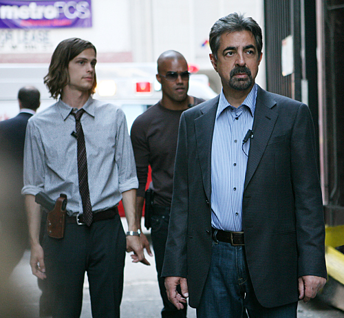 Still of Joe Mantegna and Matthew Gray Gubler in Nusikalstami protai (2005)