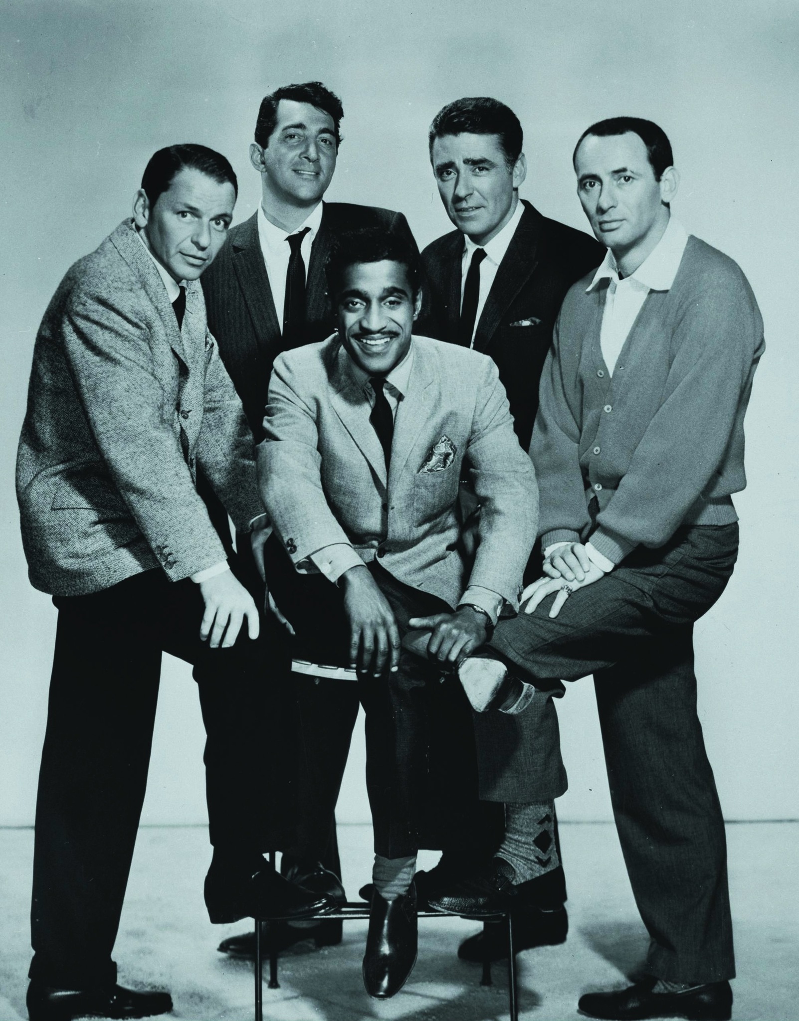 Still of Frank Sinatra, Dean Martin, Sammy Davis Jr., Joey Bishop and Peter Lawford in Ocean's Eleven (1960)