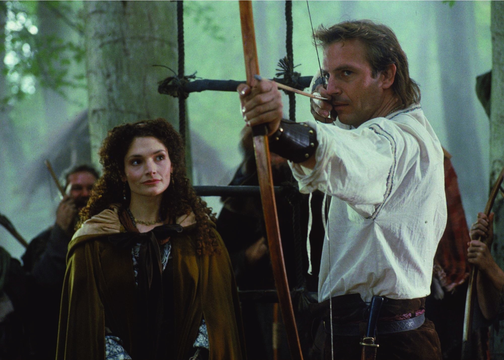 Still of Kevin Costner and Mary Elizabeth Mastrantonio in Robin Hood: Prince of Thieves (1991)