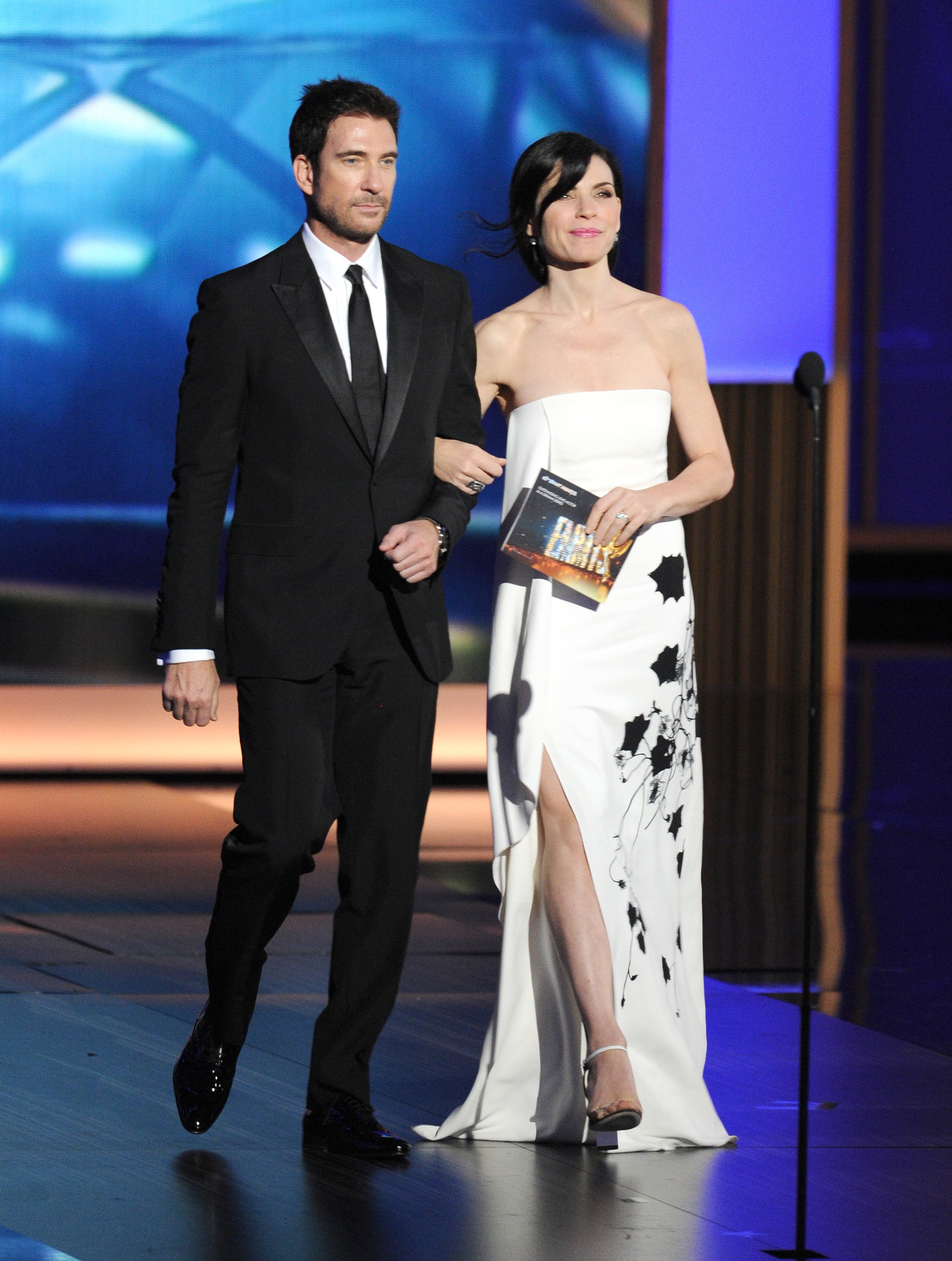 Julianna Margulies and Dylan McDermott at event of The 65th Primetime Emmy Awards (2013)