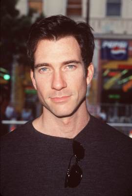 Dylan McDermott at event of The Rugrats Movie (1998)