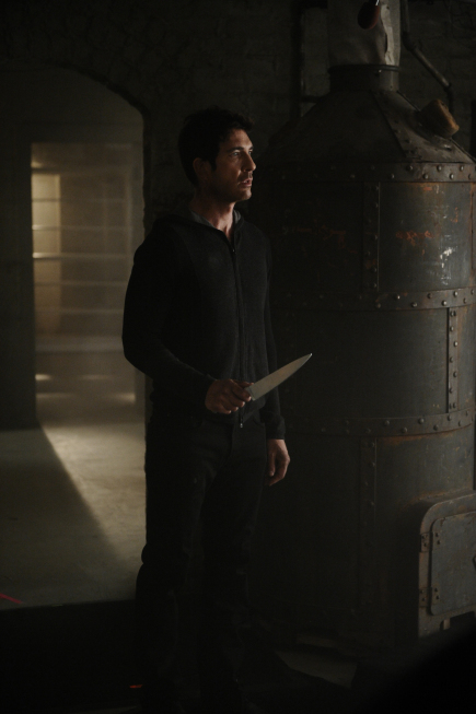 Still of Dylan McDermott in Amerikietiska siaubo istorija: Halloween: Part 1 (2011)