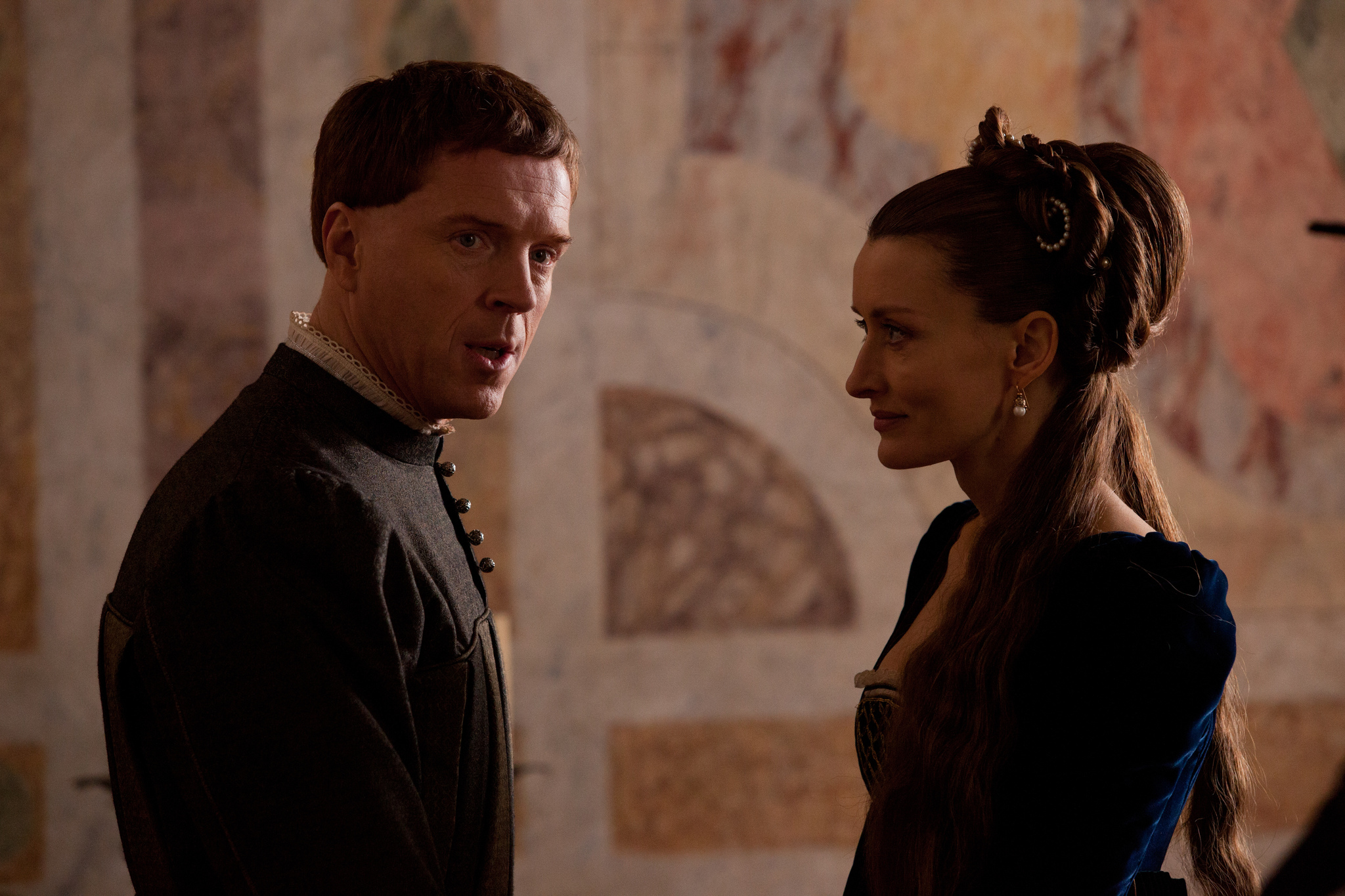 Still of Natascha McElhone and Damian Lewis in Romeo & Juliet (2013)