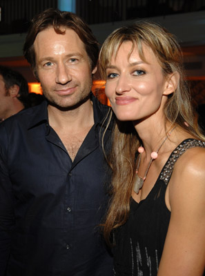 David Duchovny and Natascha McElhone at event of Weeds (2005)