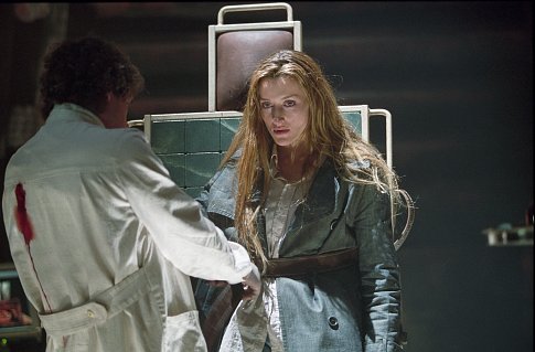 Still of Natascha McElhone and Stephen Rea in Feardotcom (2002)