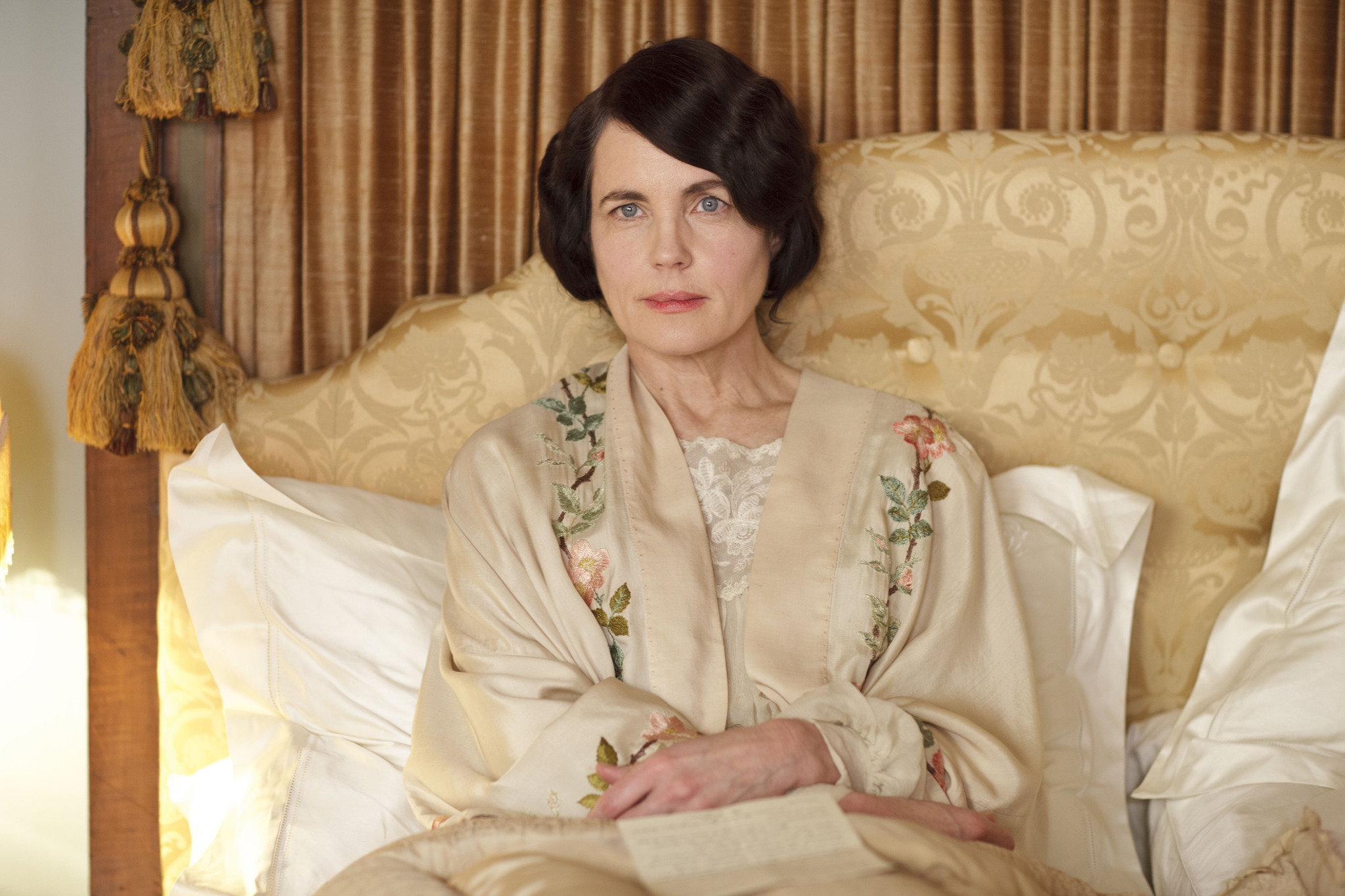 Still of Elizabeth McGovern in Downton Abbey (2010)