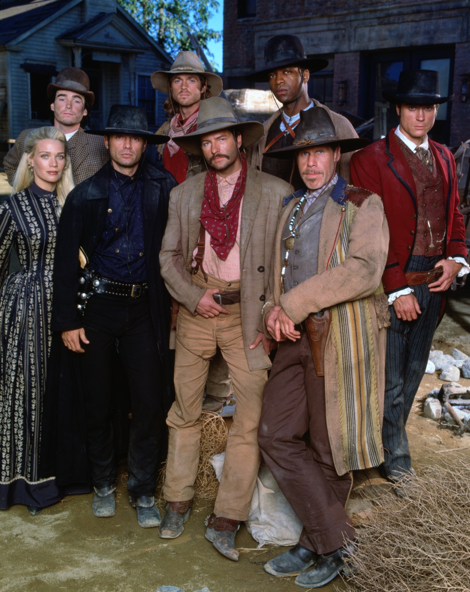 Still of Michael Biehn, Ron Perlman, Dale Midkiff, Eric Close, Laurie Holden, Andrew Kavovit, Anthony Starke and Rick Worthy in The Magnificent Seven (1998)
