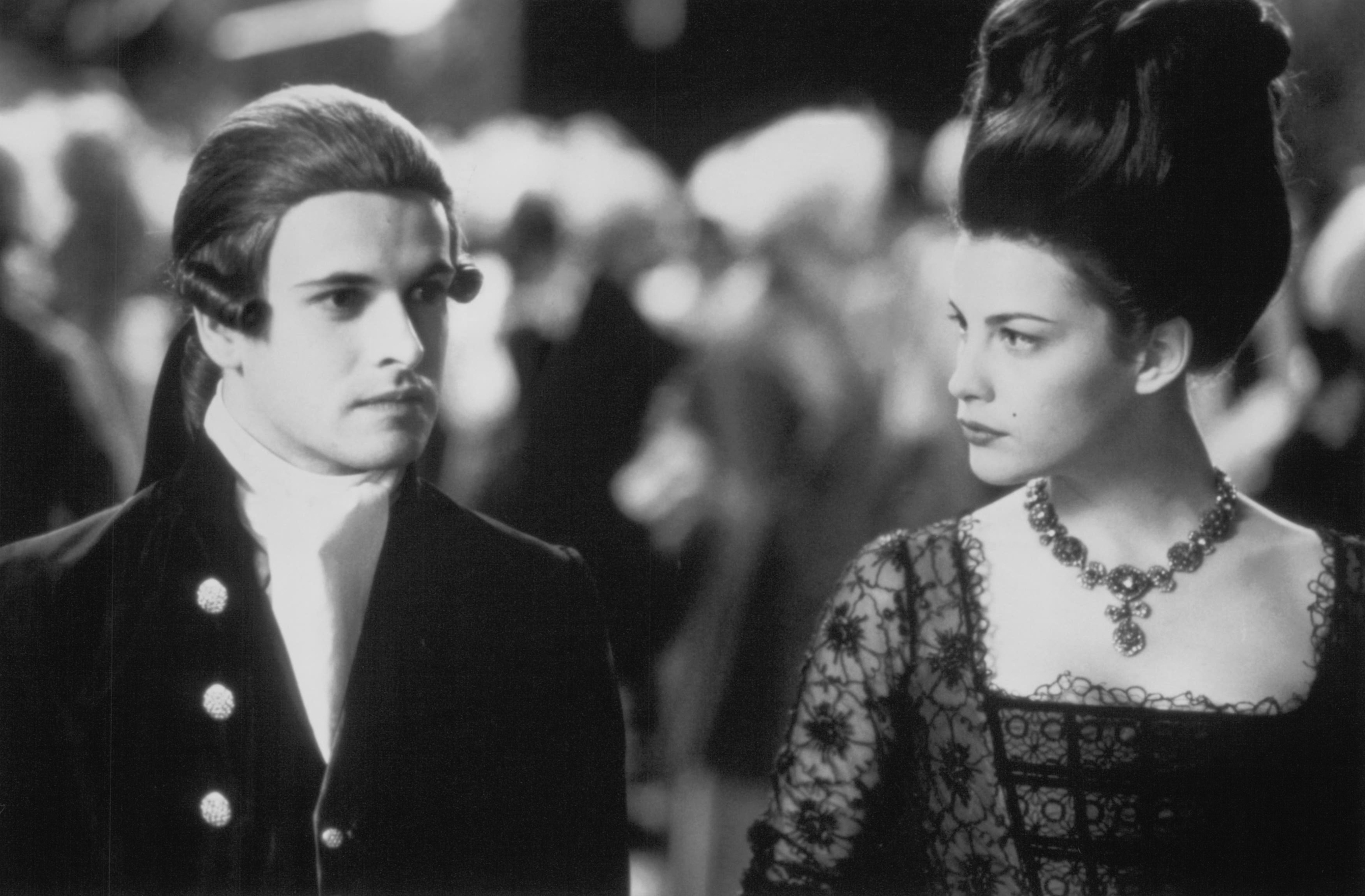 Still of Liv Tyler and Jonny Lee Miller in Plunkett & Macleane (1999)