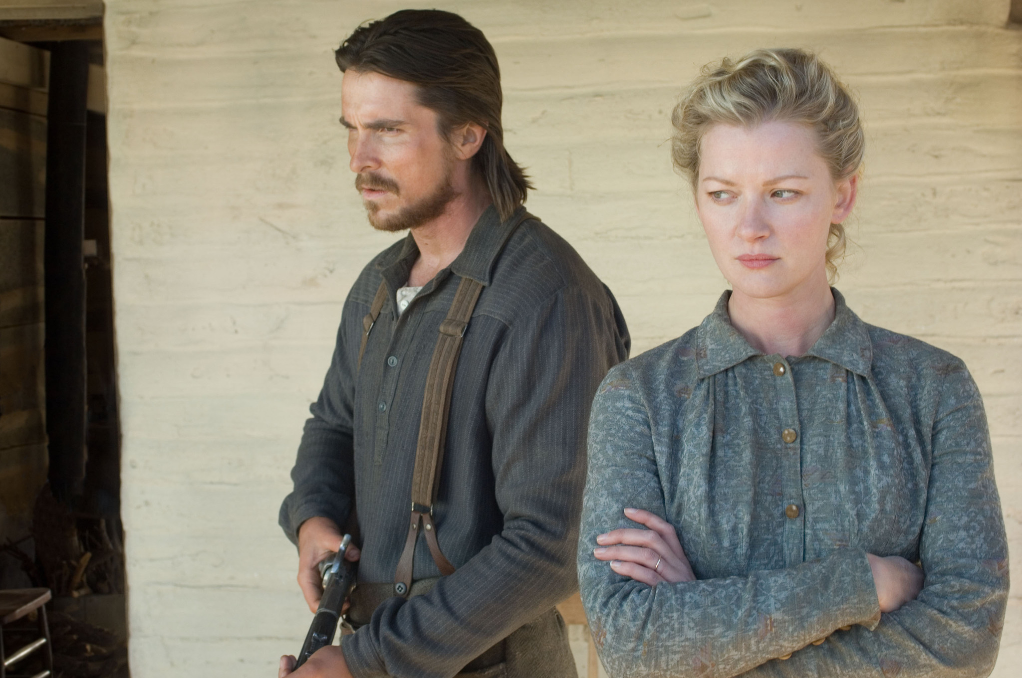 Still of Christian Bale and Gretchen Mol in Traukinys i Juma (2007)