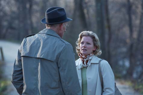 Still of Gretchen Mol and James Rebhorn in An American Affair (2008)