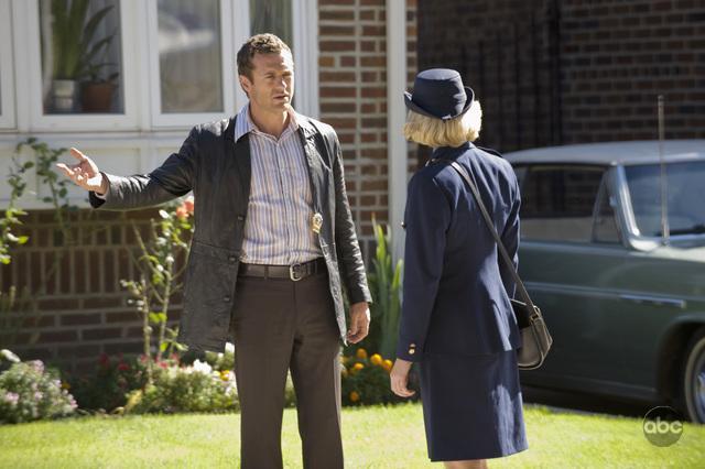 Still of Gretchen Mol and Jason O'Mara in Life on Mars (2008)