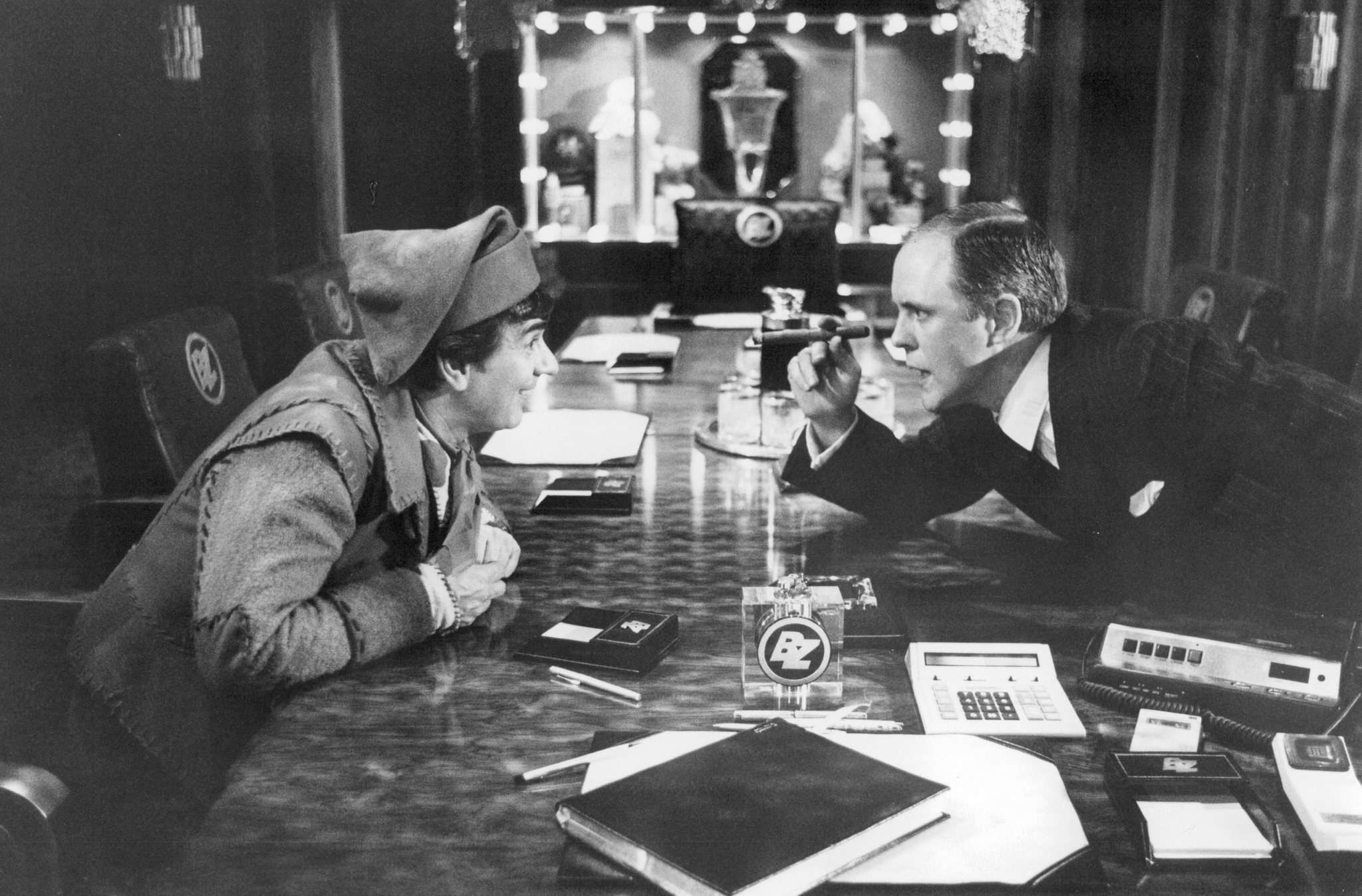 Still of John Lithgow and Dudley Moore in Santa Claus (1985)