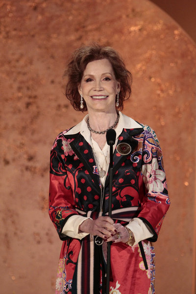 Still of Mary Tyler Moore in Betty White's 90th Birthday: A Tribute to America's Golden Girl (2012)