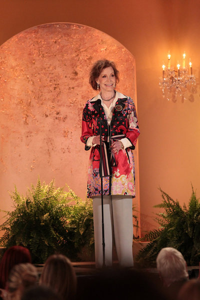 Still of Mary Tyler Moore in Betty White's 90th Birthday: A Tribute to America's Golden Girl (2012)