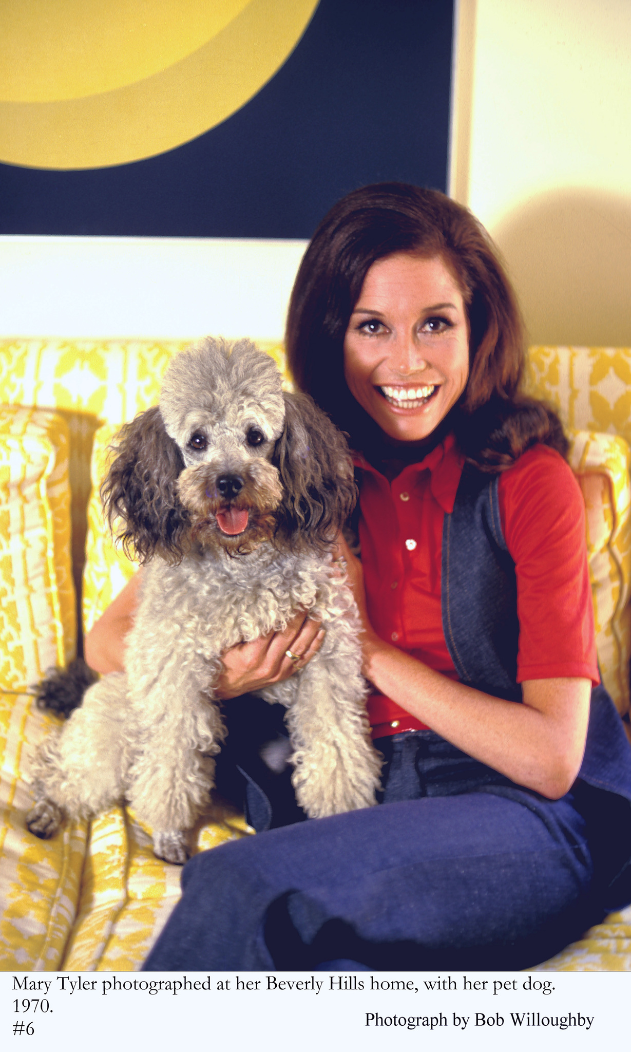 Mary Tyler Moore at home in Beverly Hills 1970